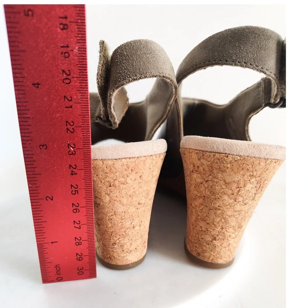 Clarks Sandals 7 Lafley Jess Comfort Taupe Leather Neutral Open‎ Toe Slingback